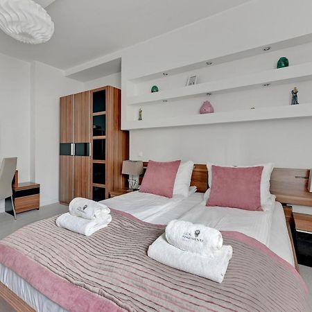 Lion Apartments - Bright Side Sopot Bagian luar foto